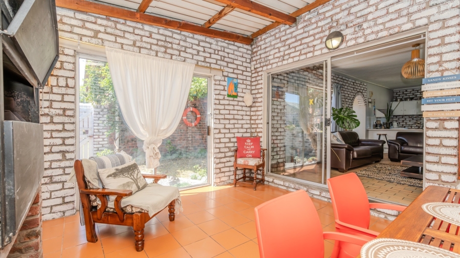 4 Bedroom Property for Sale in Middedorp Western Cape